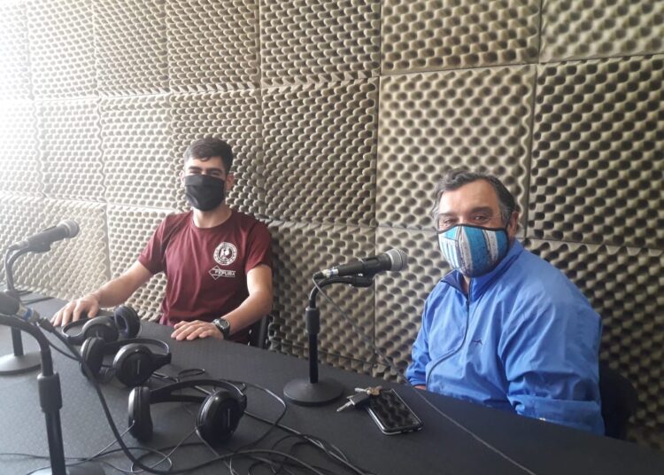 El Club Villa Lumieri sigue con la Campaña del Pino para colocar en su predio