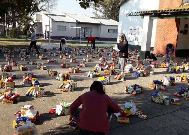 Obras de infraestructura y entrega de  bolsones  a más de 2000 familias en este tiempo