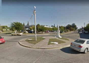 ¿Quién tiene prioridad de paso en una rotonda?