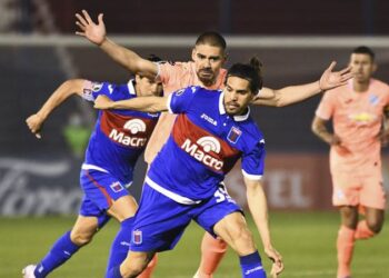 Tigre ganaba ante Bolívar, pero un error de su arquero y un penal errado en el final marcaron una nueva decepción
