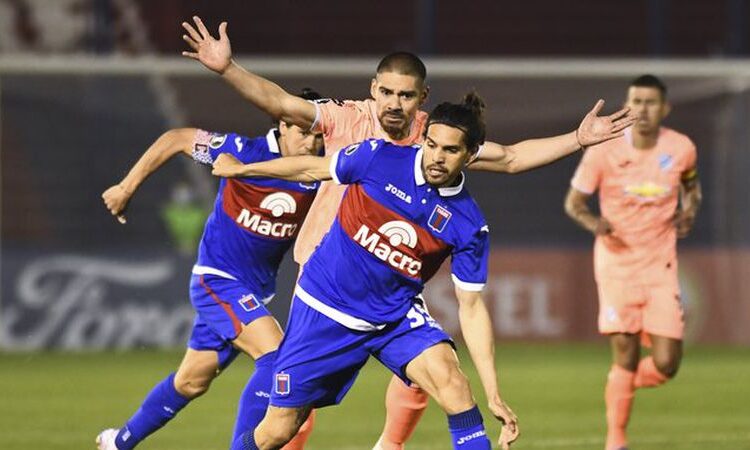 Tigre ganaba ante Bolívar, pero un error de su arquero y un penal errado en el final marcaron una nueva decepción