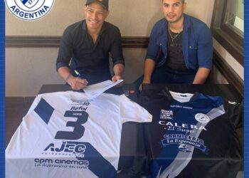 Clemente Rodríguez firmó con un club de la Primera C y seguirá jugando al fútbol con 39 años