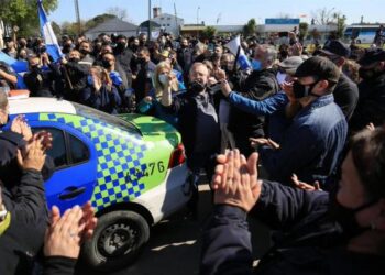 Tras aumento a la Policía, más de 15 sindicatos de estatales salieron a pedir por paritarias