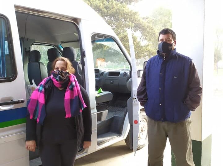 La Concentración 3 de Bunge entregó Bolsones de alimentos y recibió la tarea de sus alumnos