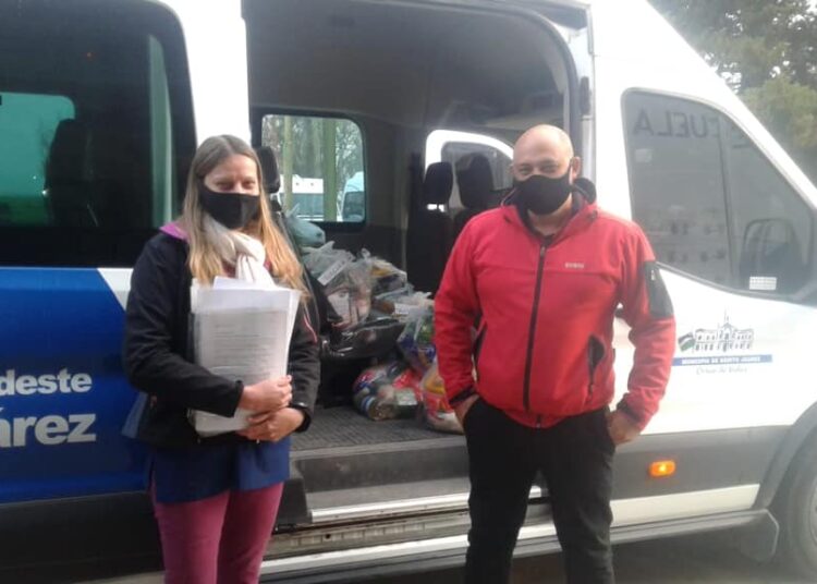 La Concentración 3 de Bunge entregó Bolsones de alimentos y recibió la tarea de sus alumnos
