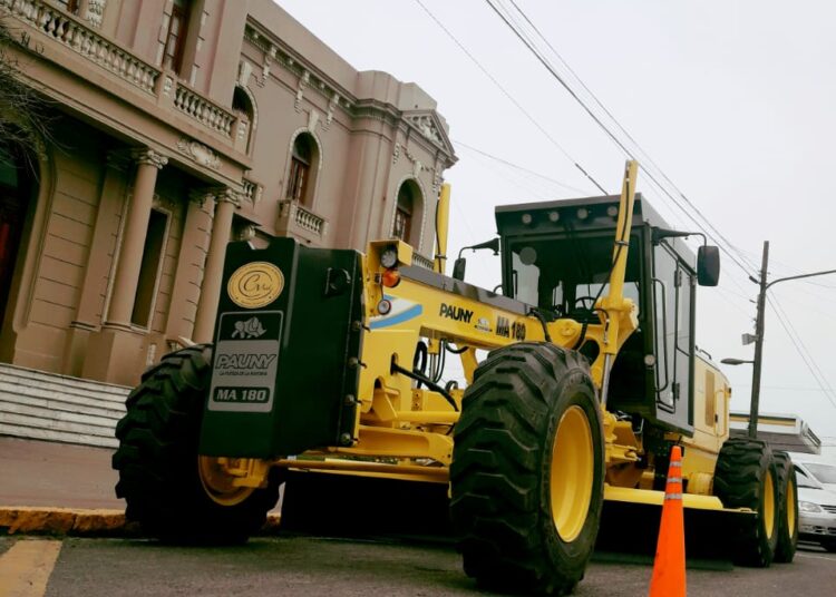 La Comisión Vial recibió una motoniveladora por parte de Municipio