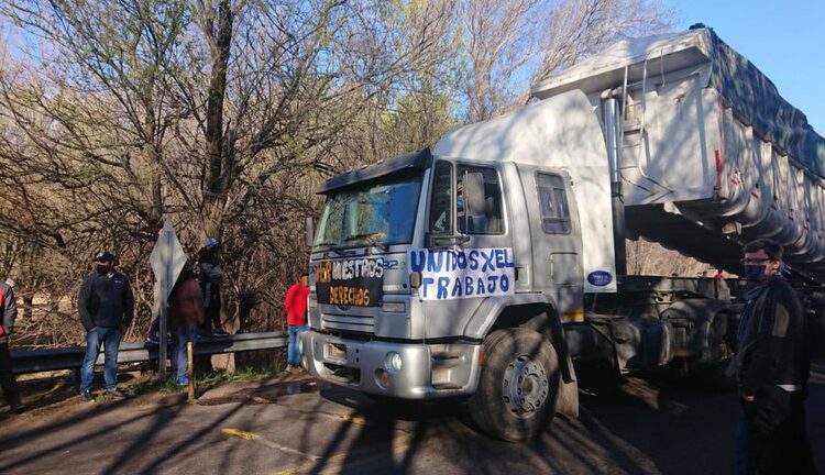 Se agrava el conflicto por las restricciones a la circulación de productores y transportistas