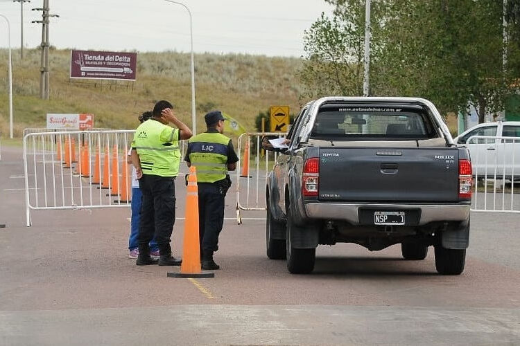 Partió la caravana de bahienses que exigen entrar a Monte