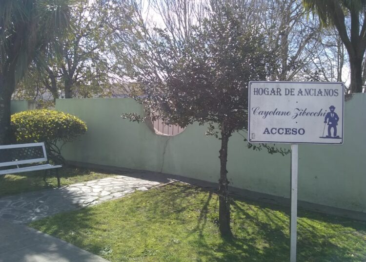 El Hogar de Ancianos entregó plantines en el Día de la Primavera