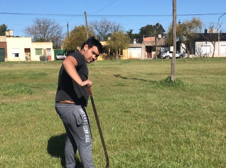 Jugadores del Club Onas Rugby trabajaron en el predio