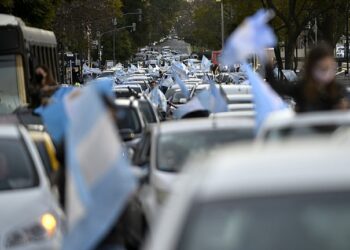 Se realizó un banderazo en contra del gobierno nacional en distintos puntos del país