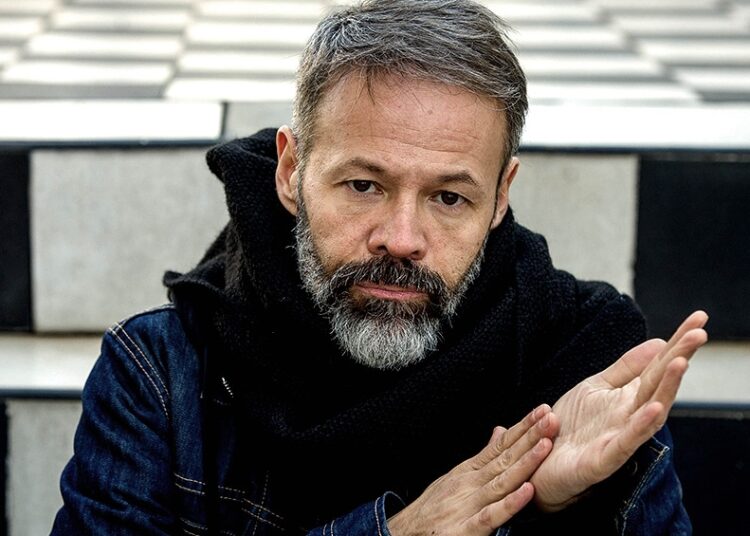 La canción perdió el pulso indomable de Gabo Ferro