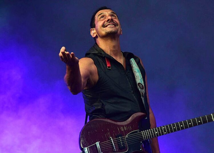 Divididos lanza «Cabalgata deportiva», nueva canción que marca su regreso al estudio