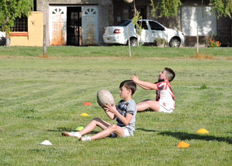 Los Infantiles de Onas Rugby completaron su primer entrenamiento