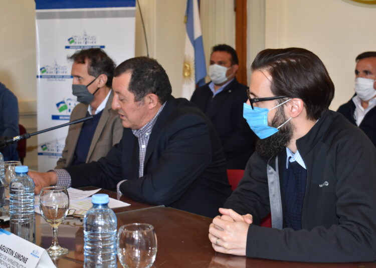 Visita de Ministros y firmas de importantes convenios