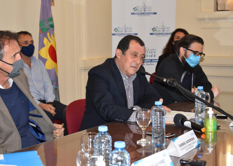 Visita de Ministros y firmas de importantes convenios