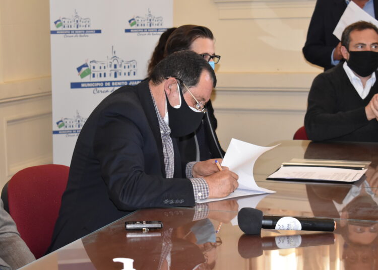 Visita de Ministros y firmas de importantes convenios