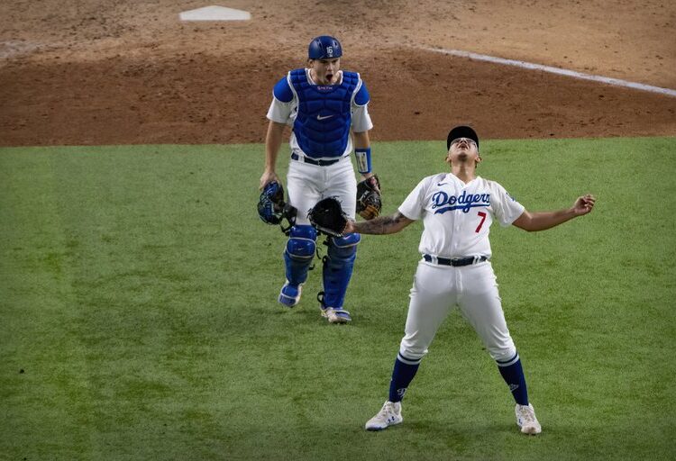 Julio Urías y Víctor González: la tercera dupla mexicana en llegar a la Serie Mundial con el mismo equipo