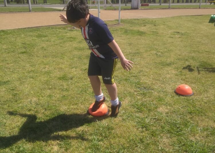EMFI entrena en la cancha del Polideportivo Municipal