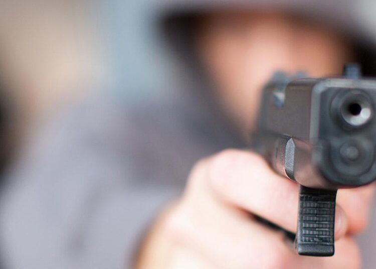 Por problemas de vieja data un ciudadano terminó con una herida de arma de fuego