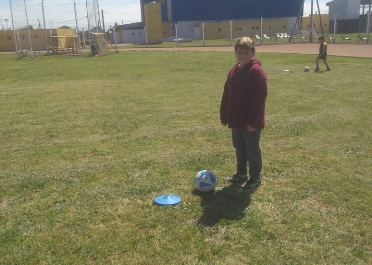 EMFI entrena en la cancha del Polideportivo Municipal