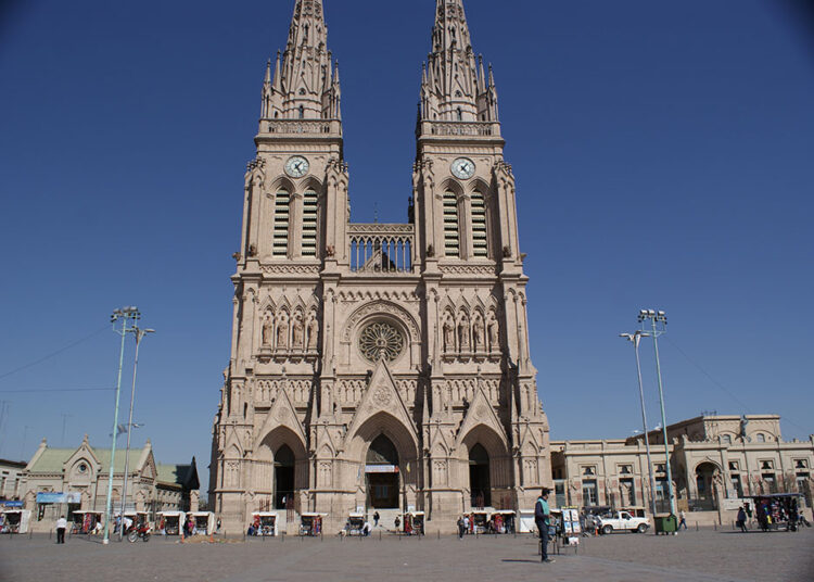 Este año la procesión a la Basílica de Lujan será a través de los medios