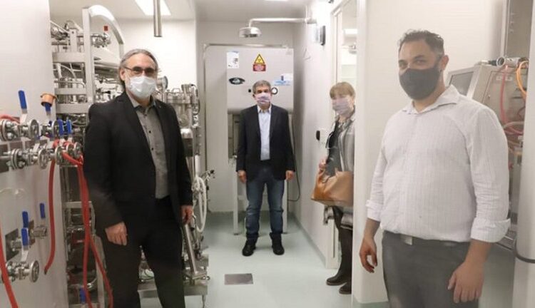 Investigadores del INTA y el Conicet lograron neutralizar el coronavirus con anticuerpos derivados de llamas y huevos