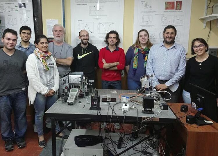 Un equipo de la Unicen y el Conicet desarrollará un prototipo clínico de un mamógrafo óptico