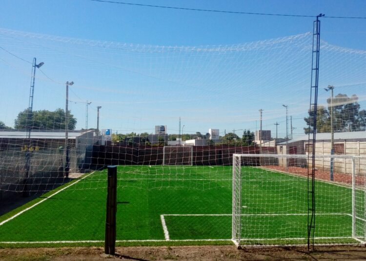 Las canchas sintéticas abrieron sus puertas después de siete meses