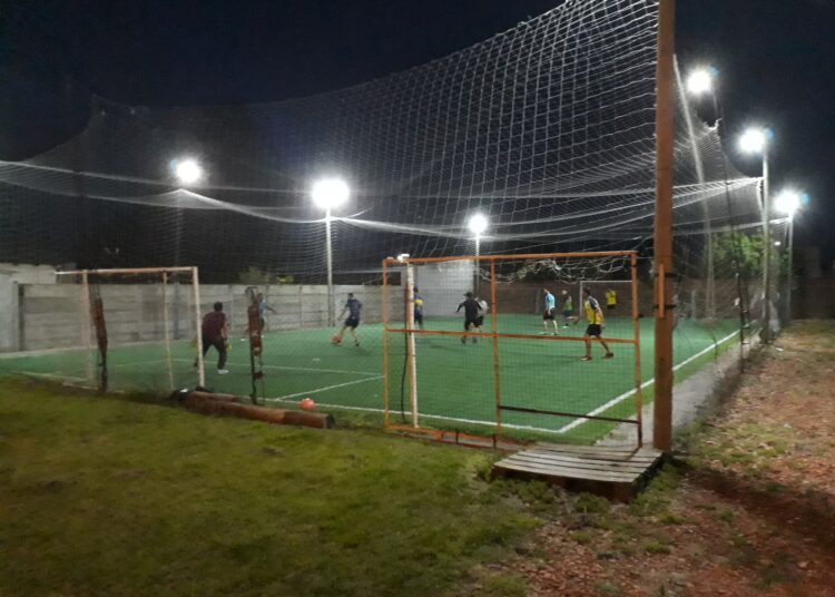 Las canchas sintéticas abrieron sus puertas después de siete meses