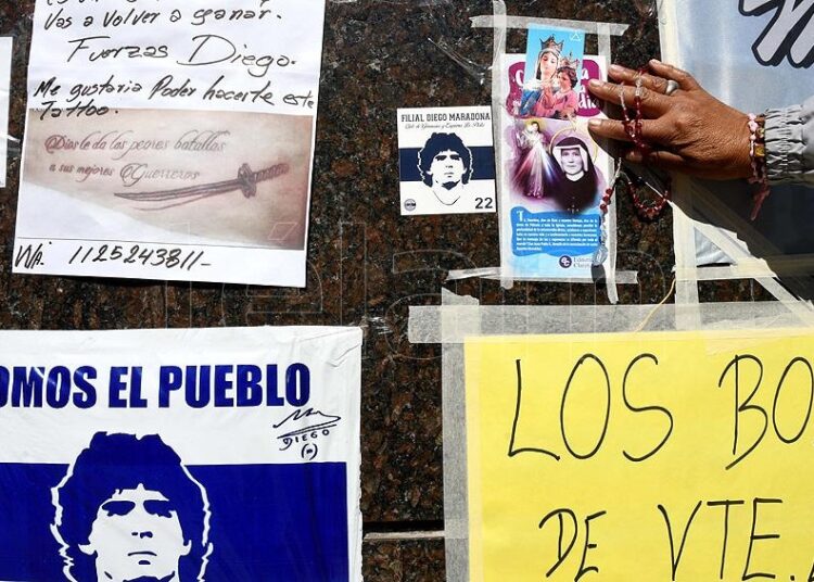 Maradona tiene «un cuadro de abstinencia» y seguirá internado