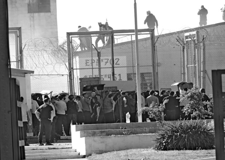 Motín, momentos de suma tensión y la Unidad Carcelaria 37 totalmente destruida