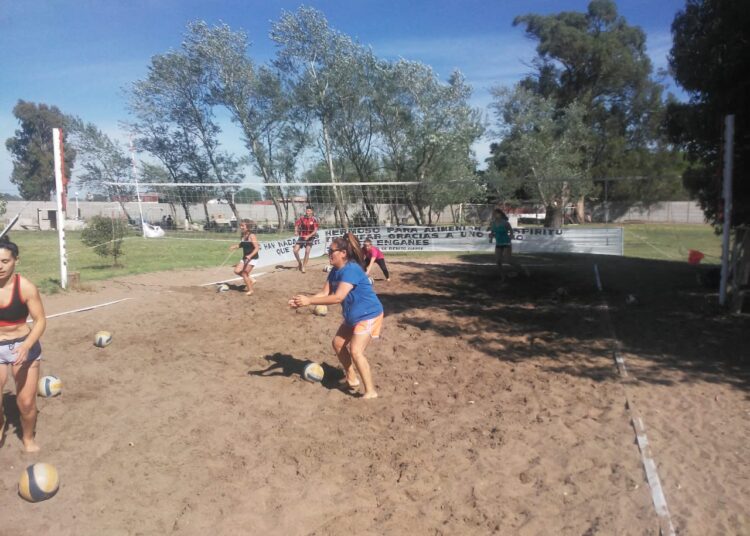 El vóley sigue a buen ritmo, los equipos que dirige Soto entrenan en el STM