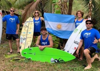 La intimidad de la selección argentina de surf en las playas de Hawaii