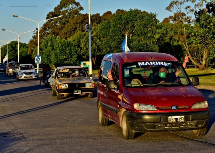 Con una caravana por los barrios los peronistas celebraron el Día del Militante
