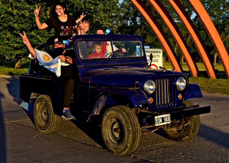 Con una caravana por los barrios los peronistas celebraron el Día del Militante