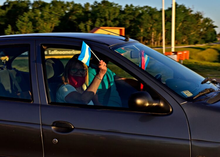Con una caravana por los barrios los peronistas celebraron el Día del Militante
