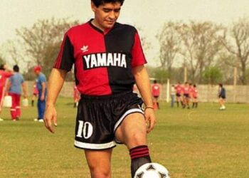 El juarense Atilio Herrera compartió el campo de juego con Diego Maradona