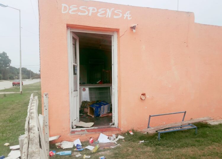 Robo y  destrozos en una despensa en el Barrio Molino