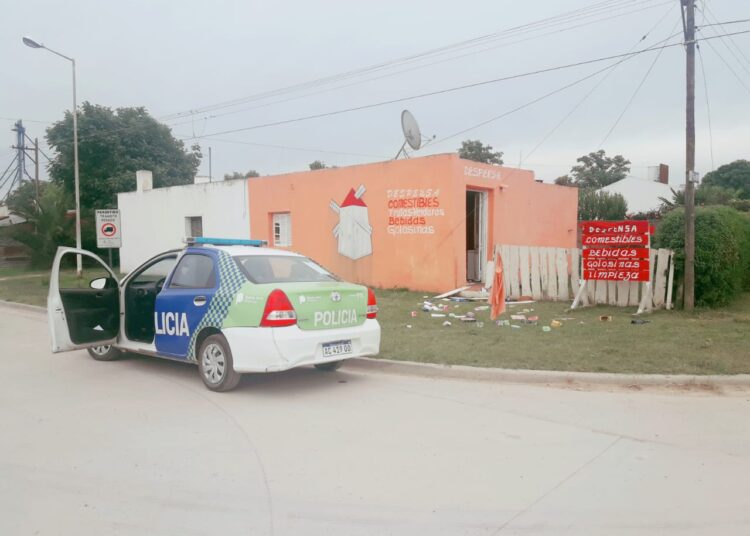 Robo y  destrozos en una despensa en el Barrio Molino