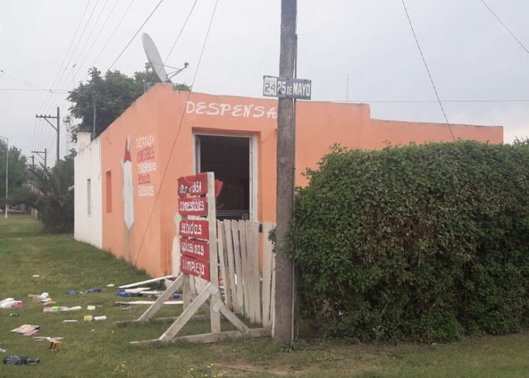Robo y  destrozos en una despensa en el Barrio Molino