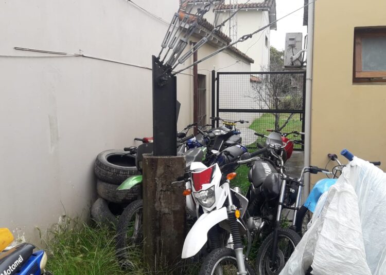 Operativos de tránsito terminó con secuestros de motos y vehículo