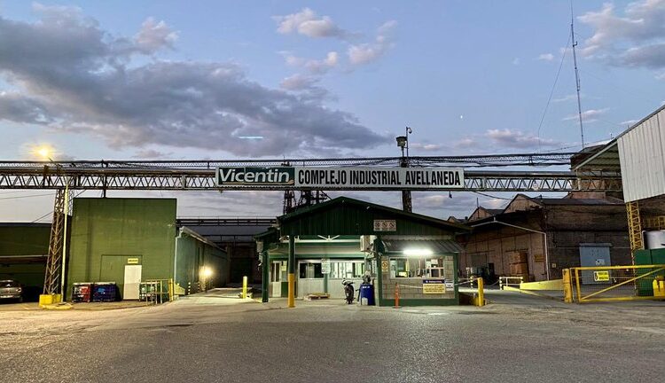 Más polémica para Vicentin: en medio de acusaciones, la empresa renunció a la Bolsa de Comercio de Rosario, que pretendía investigarla