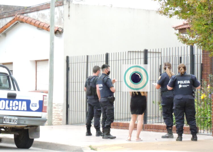 Ocho allanamientos simultáneos  en la ciudad