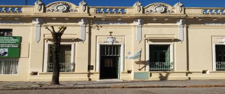 «El centro siguió trabajando de forma virtual con los cursos que venían del año pasado a cargo del personal titular»