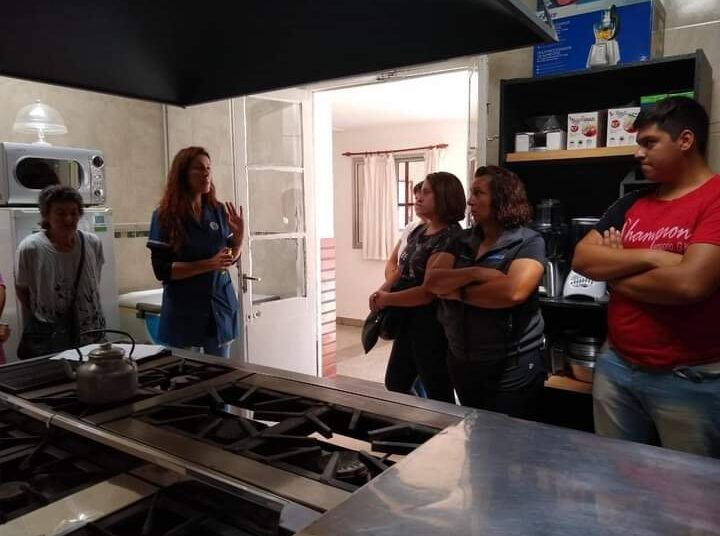 «El centro siguió trabajando de forma virtual con los cursos que venían del año pasado a cargo del personal titular»