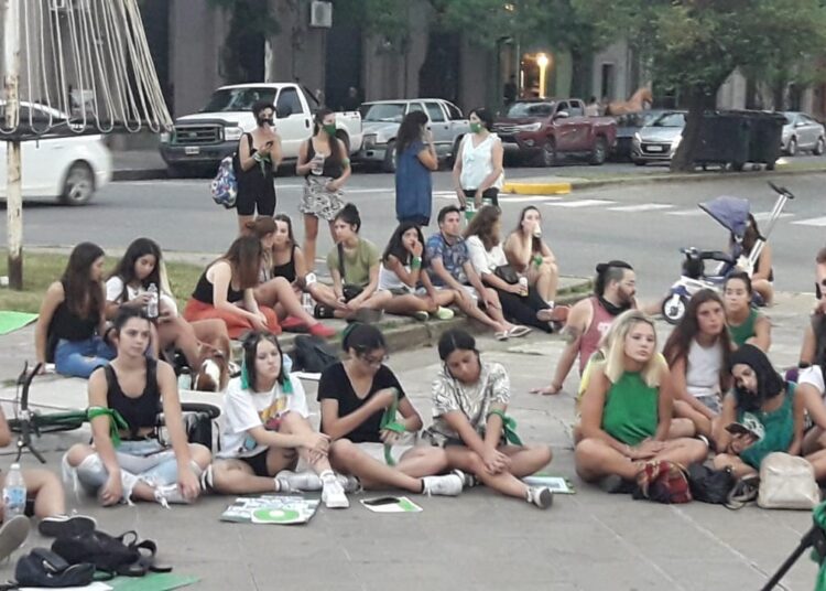 Pañuelazo y Vigilia, en Juárez hubo una movida cultural a la espera de la sanción