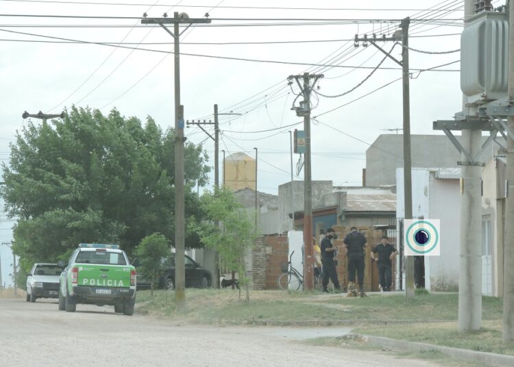 Ocho allanamientos simultáneos  en la ciudad