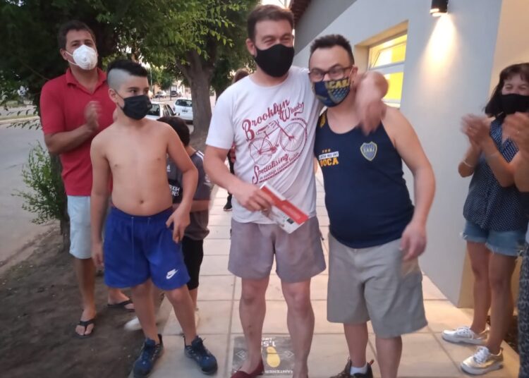 Facunda Fiser se adjudicó la Rifa del Teléfono de LIPOLCC