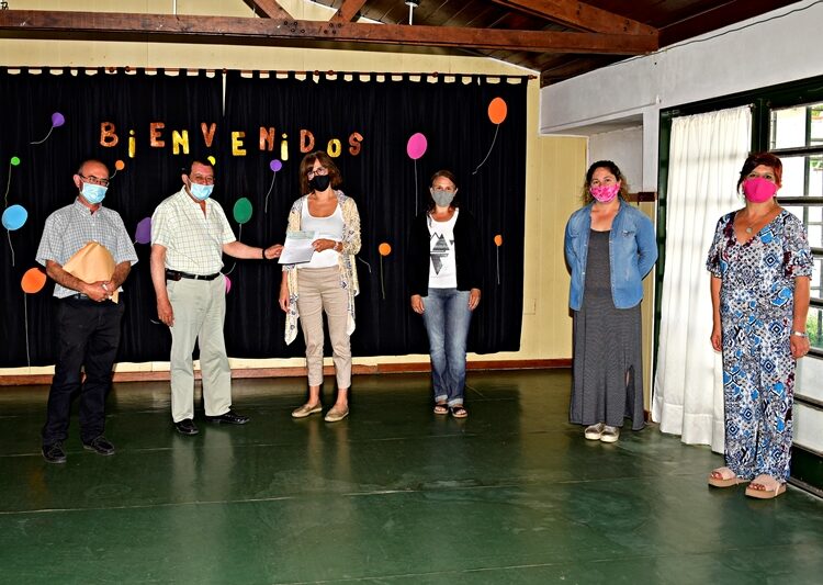 Entrega de subsidios a instituciones educativas